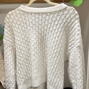 Chic White Textured Knit Sweater